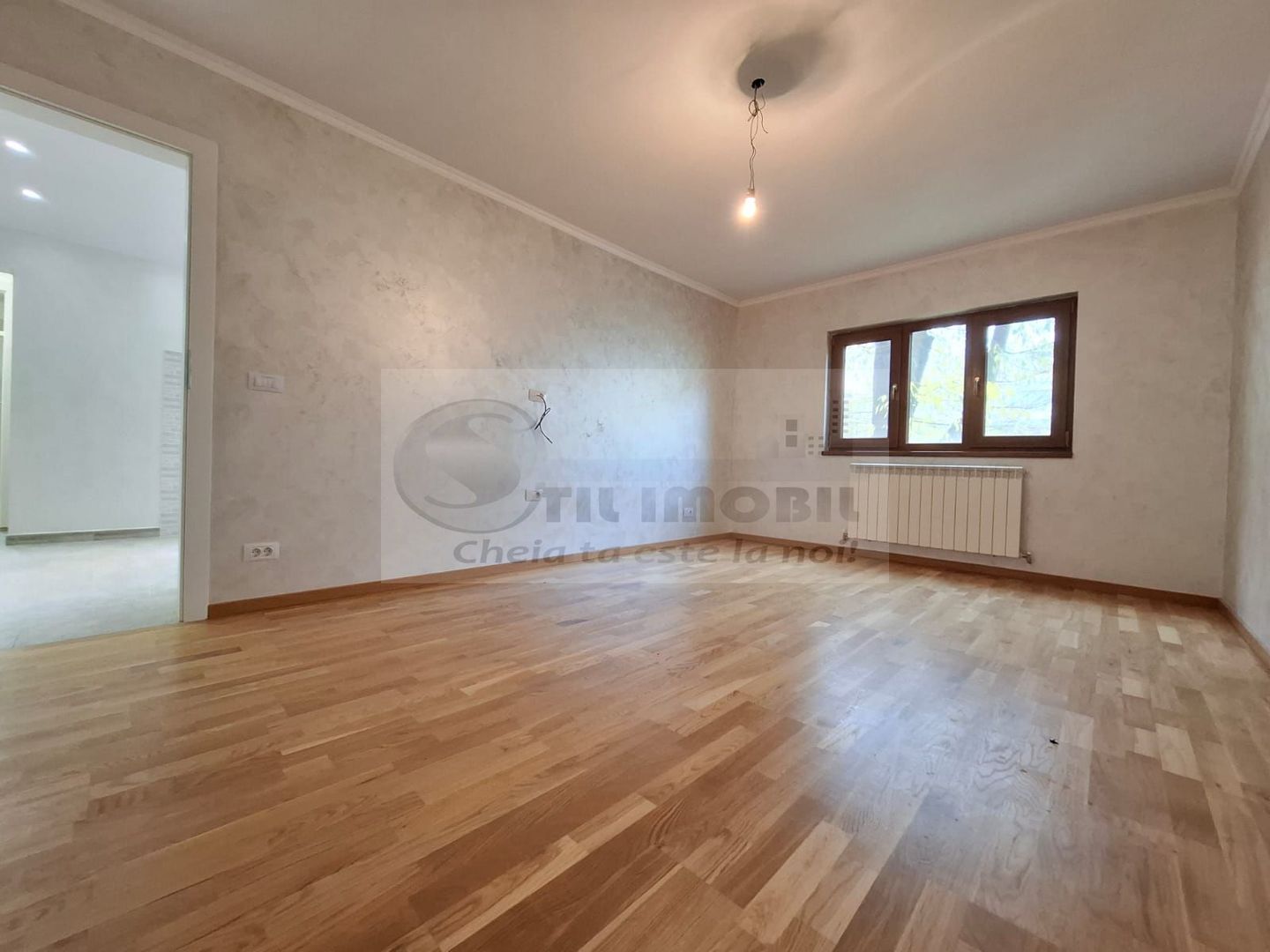 Liber, apartament 2 camere, 53 mp, Nicolina - Belvedere, baie cu geam - Poză 1
