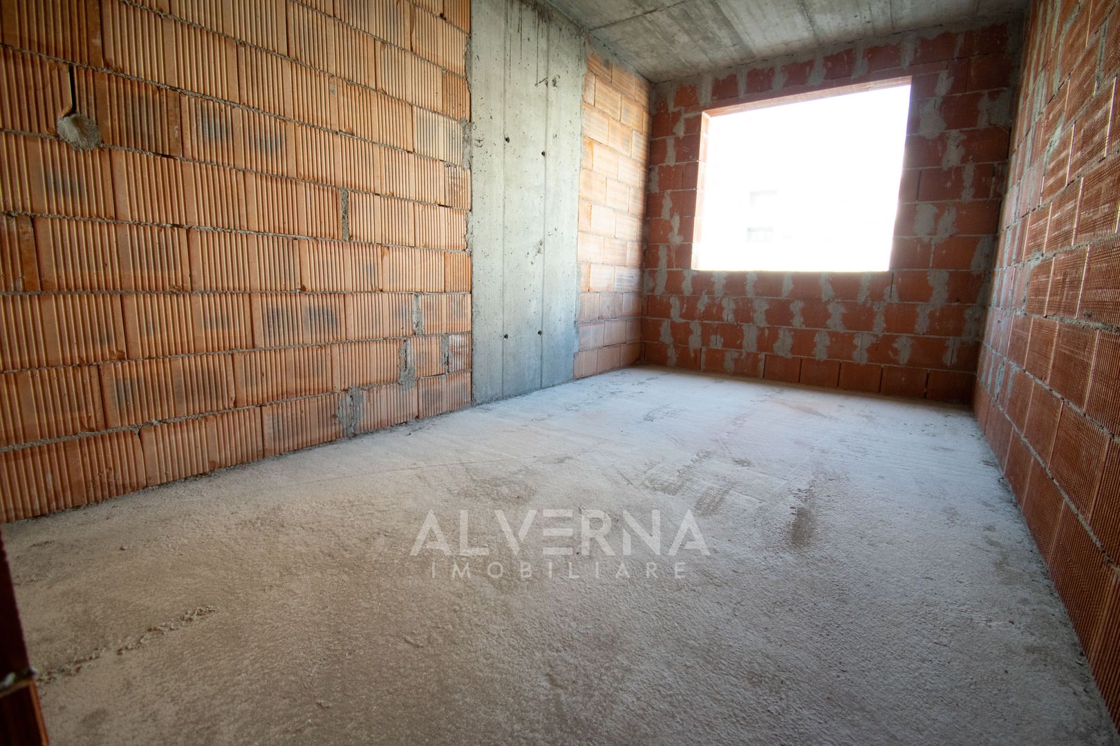 Apartament 3 camere, intermediar, semifinisat, parcare, zona VIVO - Poză 3