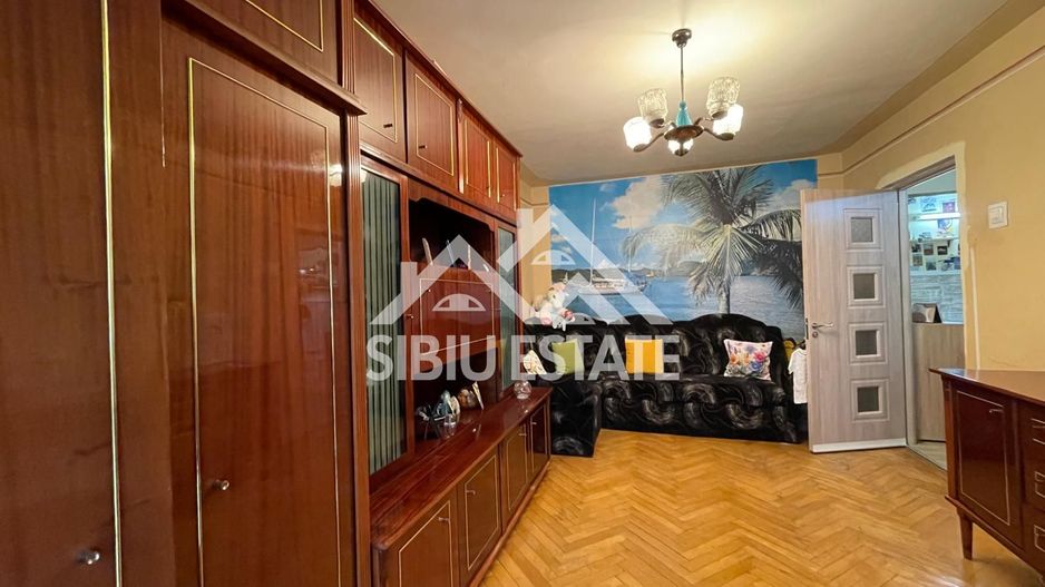 Apartament decomadat cu 3 camere, etaj 2 Cartier Valea Aurie - Poză 11