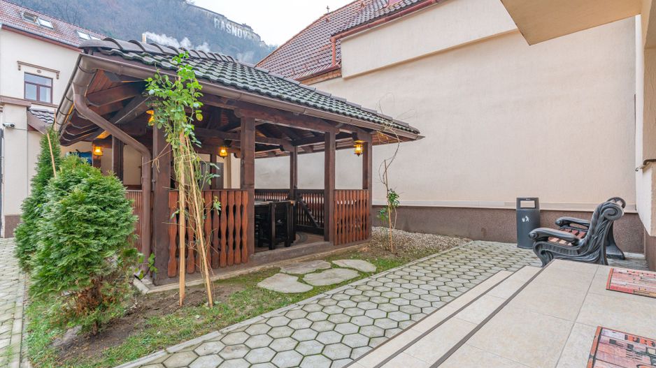 Pensiune Râșnov, 13 camere plus locuință proprietar, zonă Cetate - Poză 50