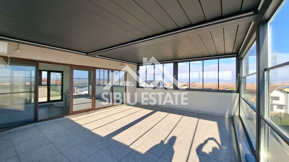 Casa Sibiu, terase panoramice, garaje, teren mare, Sura Mica - Poză 7