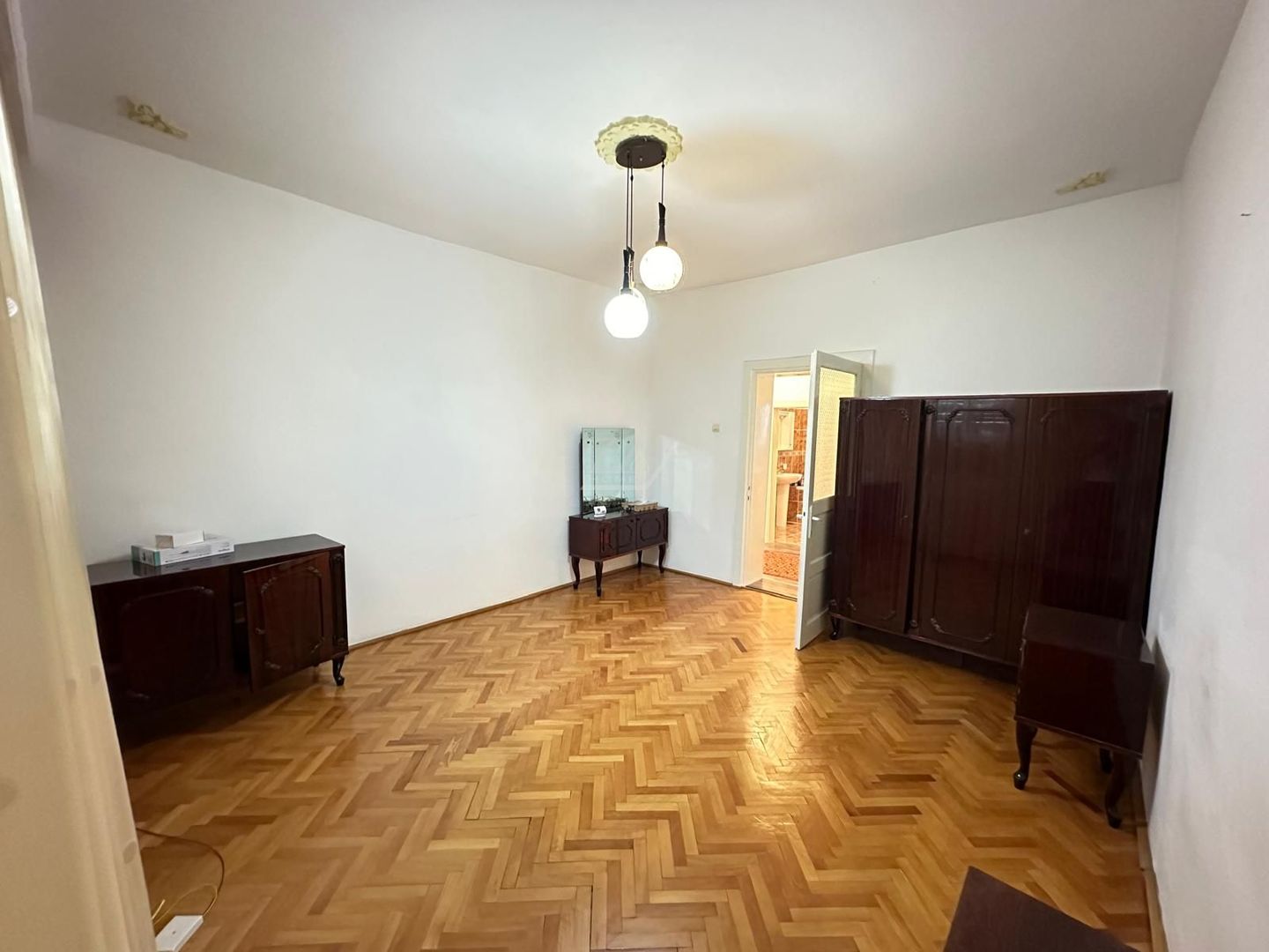 Casa individuala cu 5 camere decomandate. Pozitie excelenta. DIsponibila imediat - Poză 6