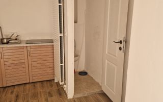 Garsoniera in casa str Iuliu Maniu curte comuna. - Poză 5