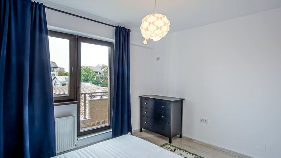 Apartament 3 camere si loc de parcare - Poză 4