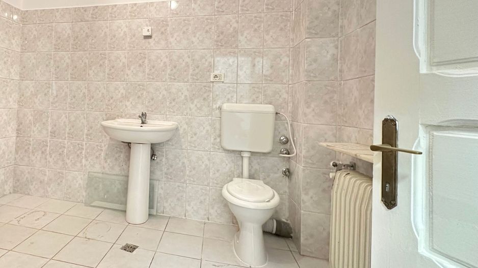 Oferim spre închiriere o proprietate de excepție zona Sisesti - Poză 35