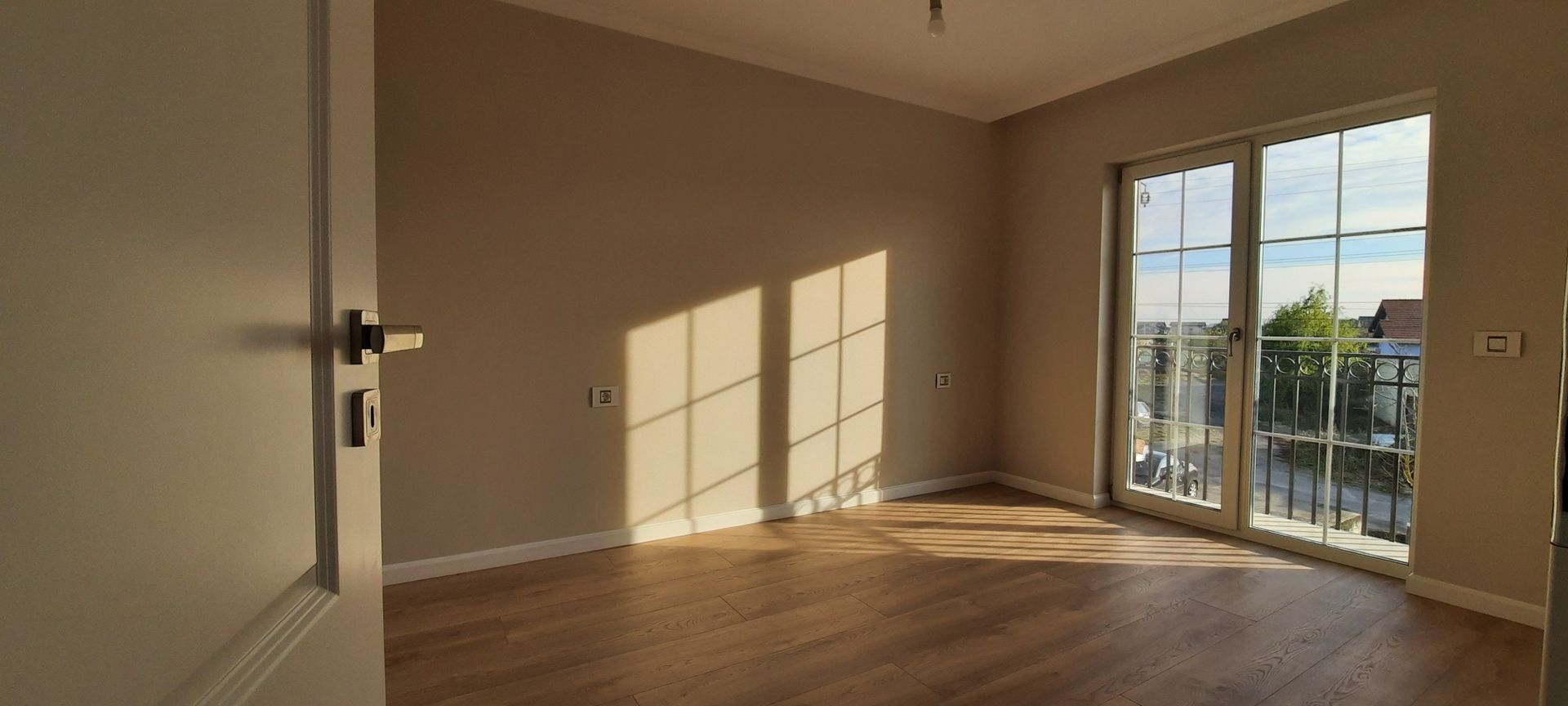 Locuinta deosebita cu finisaje PREMIUM - Poză 8