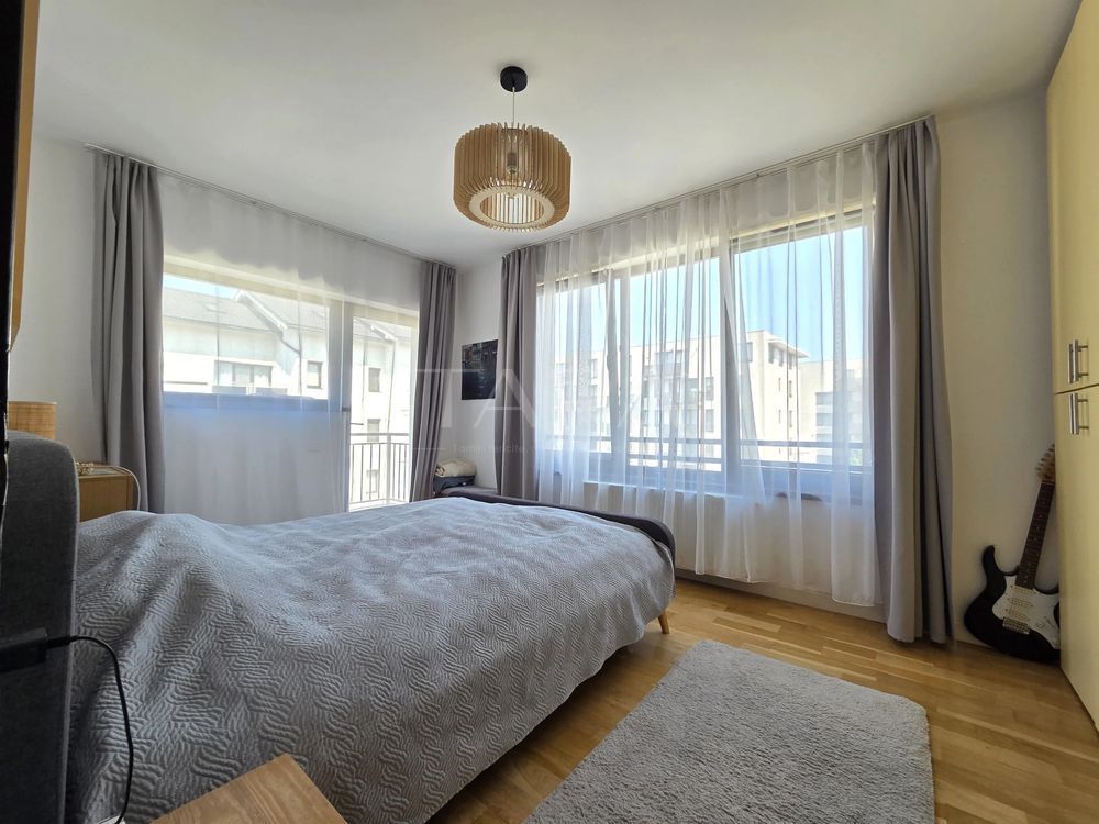 Apartament 3 camere, singur pe etaj, 2 balcoane, parcare. - Poză 3