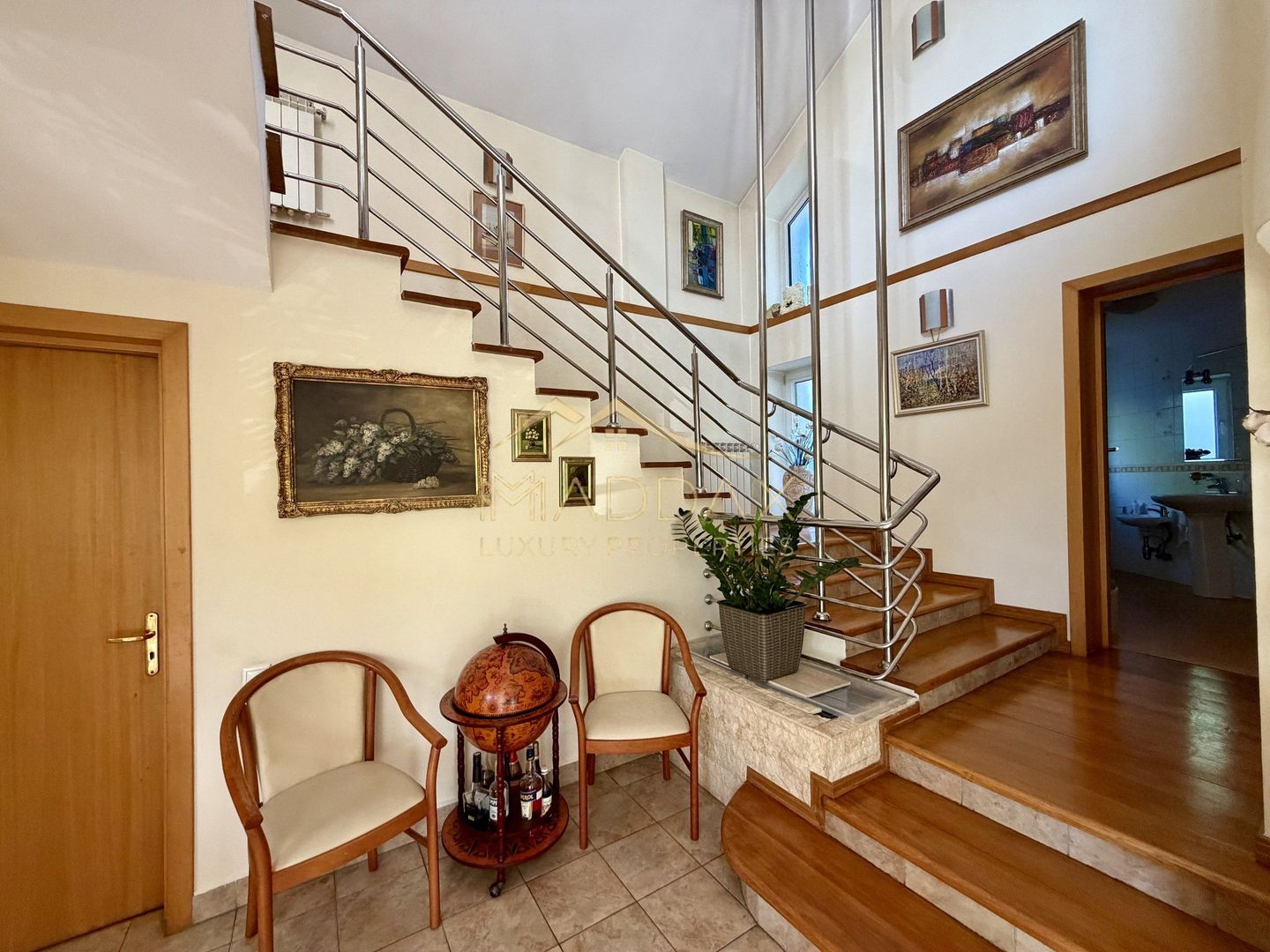 Vila cu 6 camere *485 mpc // *1.670mp teren* // 8 locuri parcare // Sisești - Poză 21