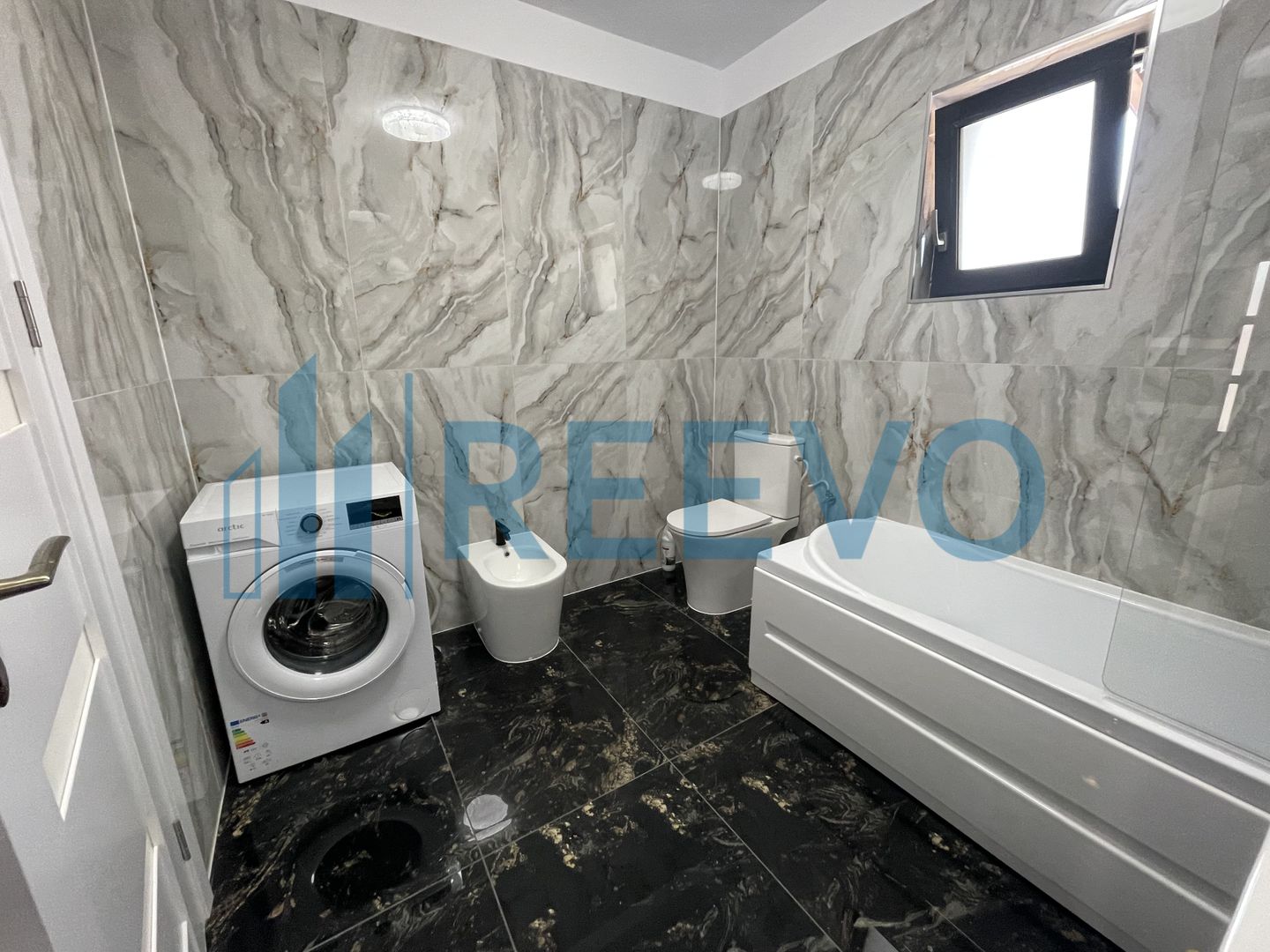 Casă de închiriat în Hemeiuș - Poză 9