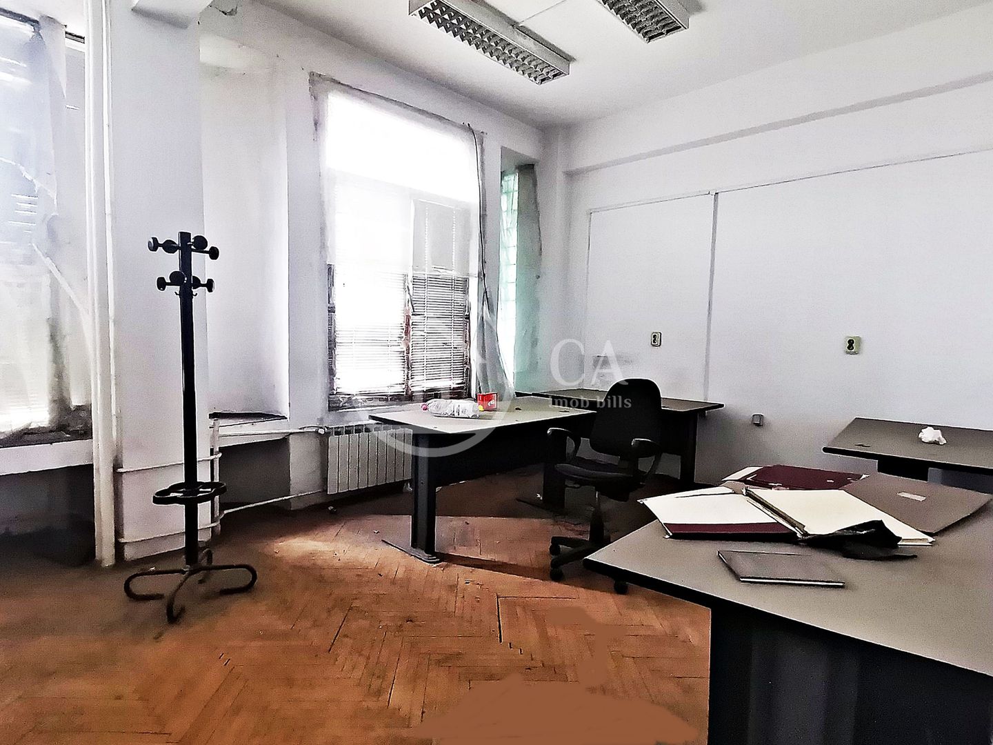 Spatiu comercial cu 15 camere de inchiriat in zona Decebal Oradea - Poză 1