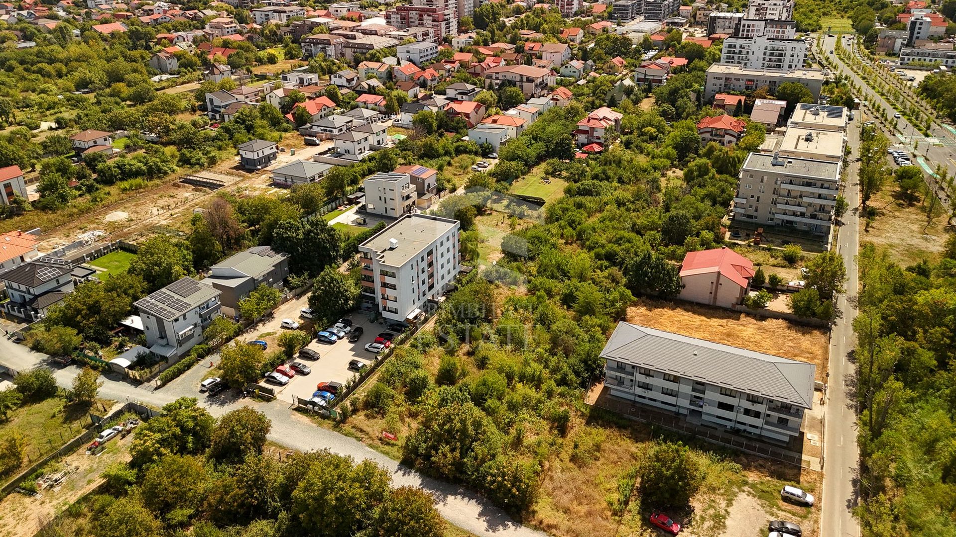 Teren intravilan 1.200 mp, doua loturi, Sector 6 - Poză 1