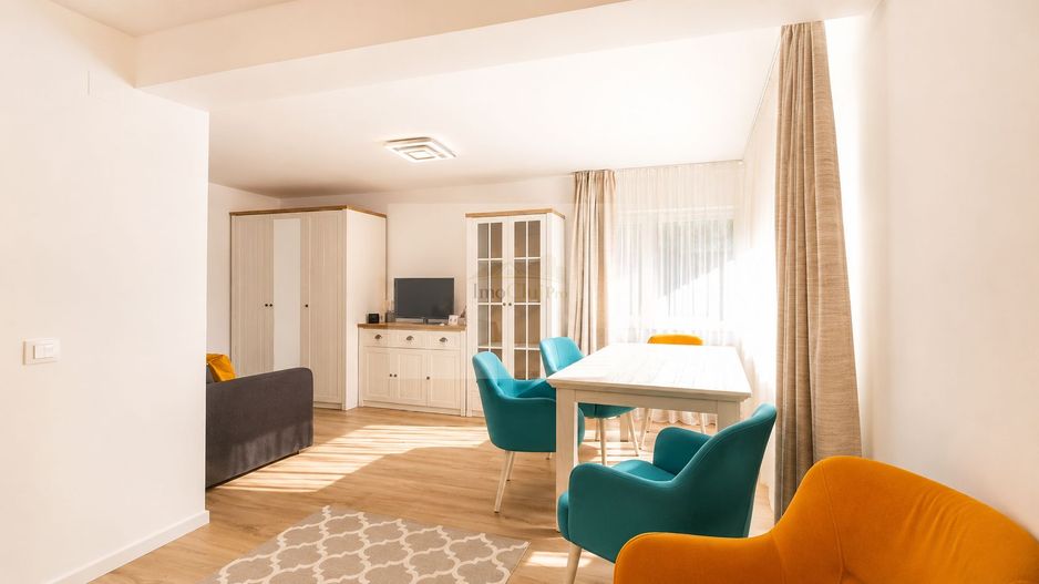 Vânzare apartament 2 camere, decomandat, etaj 1, tip vilă, parcare - Poză 2