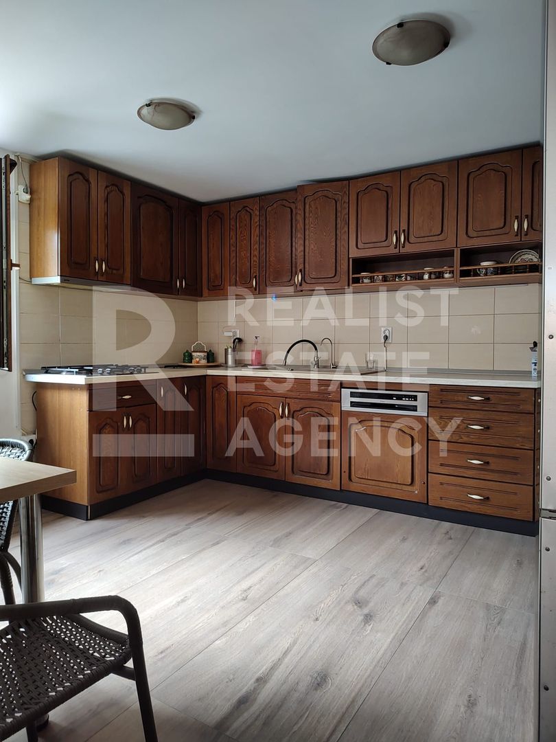 Vilă individuală 430 mp utili, teren 2.000 mp, panouri solare - Poză 24