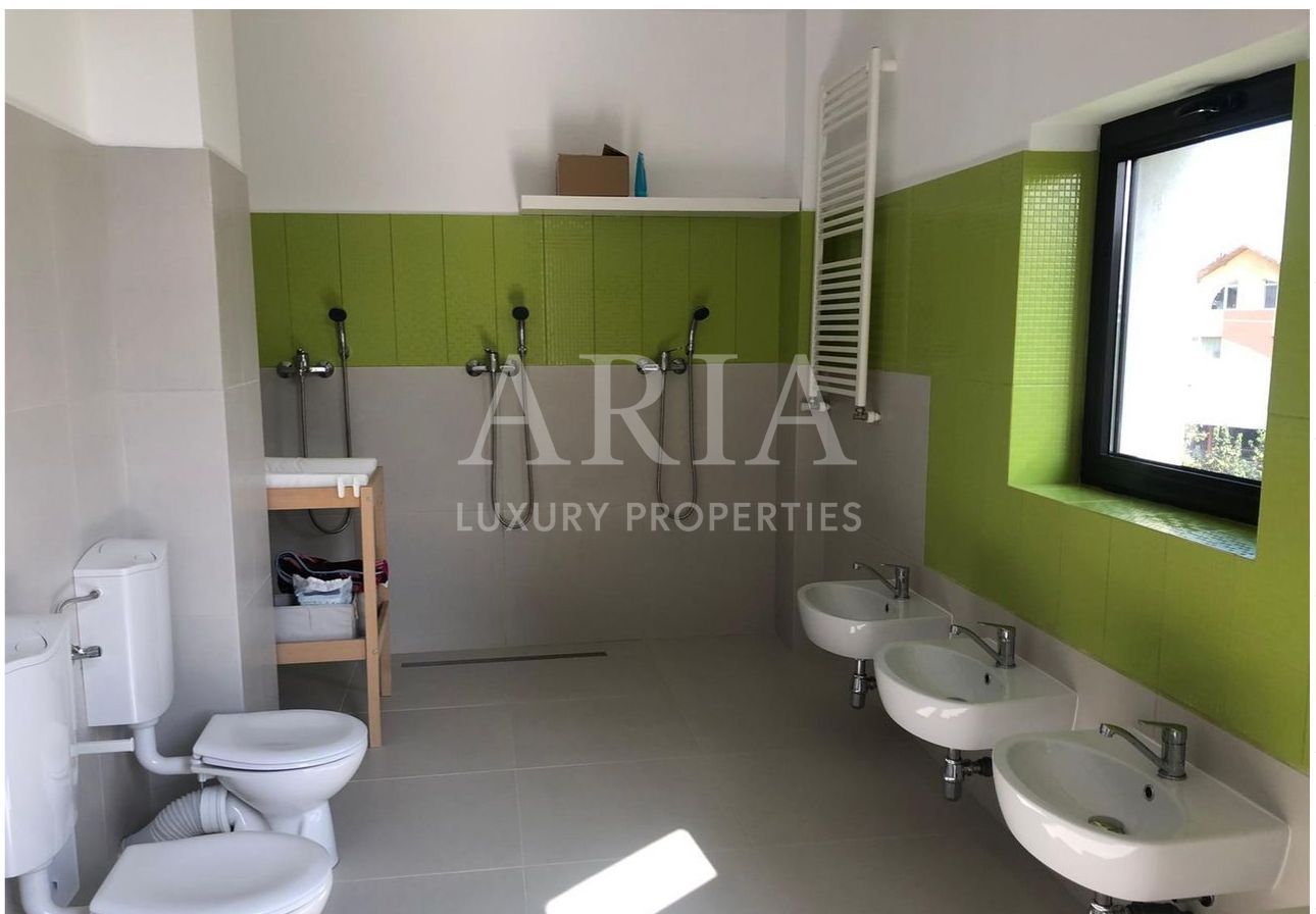 Cladire P+2 complet amenajata pentru grădiniță + Spatiu verde 3000mp - Poză 4