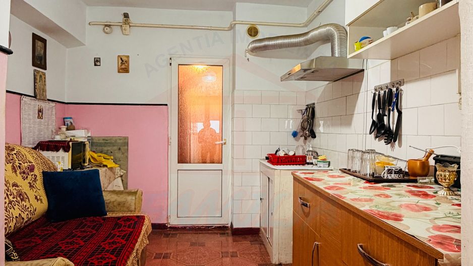 De vanzare 2 camere dec. in Galati, Micro 18, zonă Spitalul Județean - Poză 9