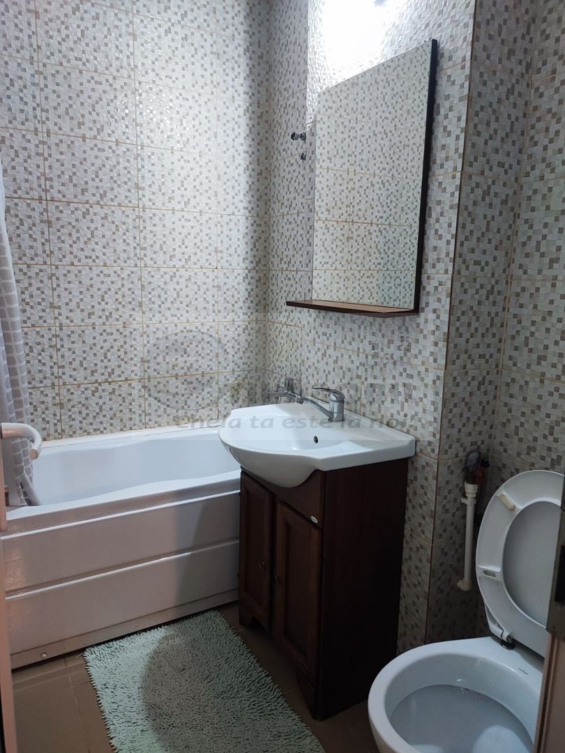 Apartament 3 camere decomandat de închiriat – Podu Roș - Poză 6
