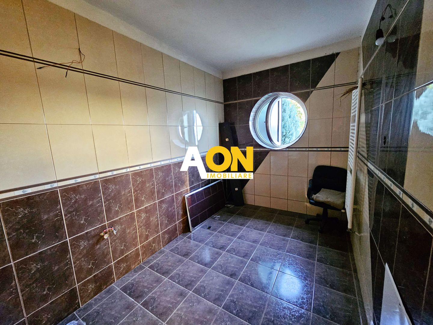 Casa 8 camere, S+P+1, teren 1377 mp, zona Schit - Poză 10