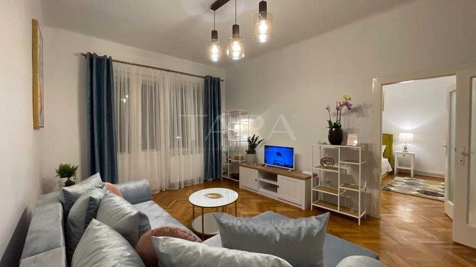 Apartament ultrafinisat, locație centrală - Poză 1