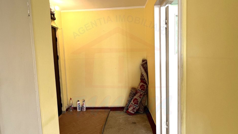 🏡 Apartament 2 camere, etaj 3, stradal – zonă excelentă Micro 40 - Poză 6