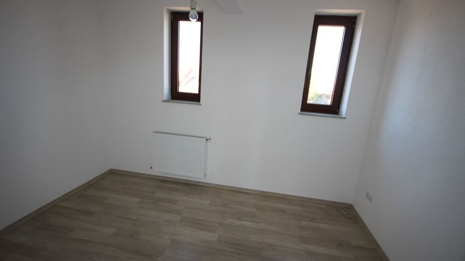 Spațiu de birouri/comercial de închiriat- PERIAM - Poză 6