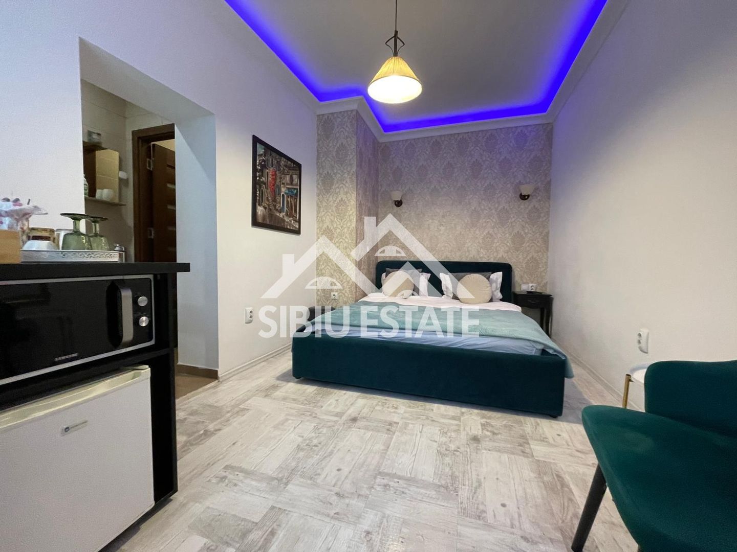 Afacere la cheie 2 unitati de cazare in regim hotelier ULTRACENTRAL - Poză 4