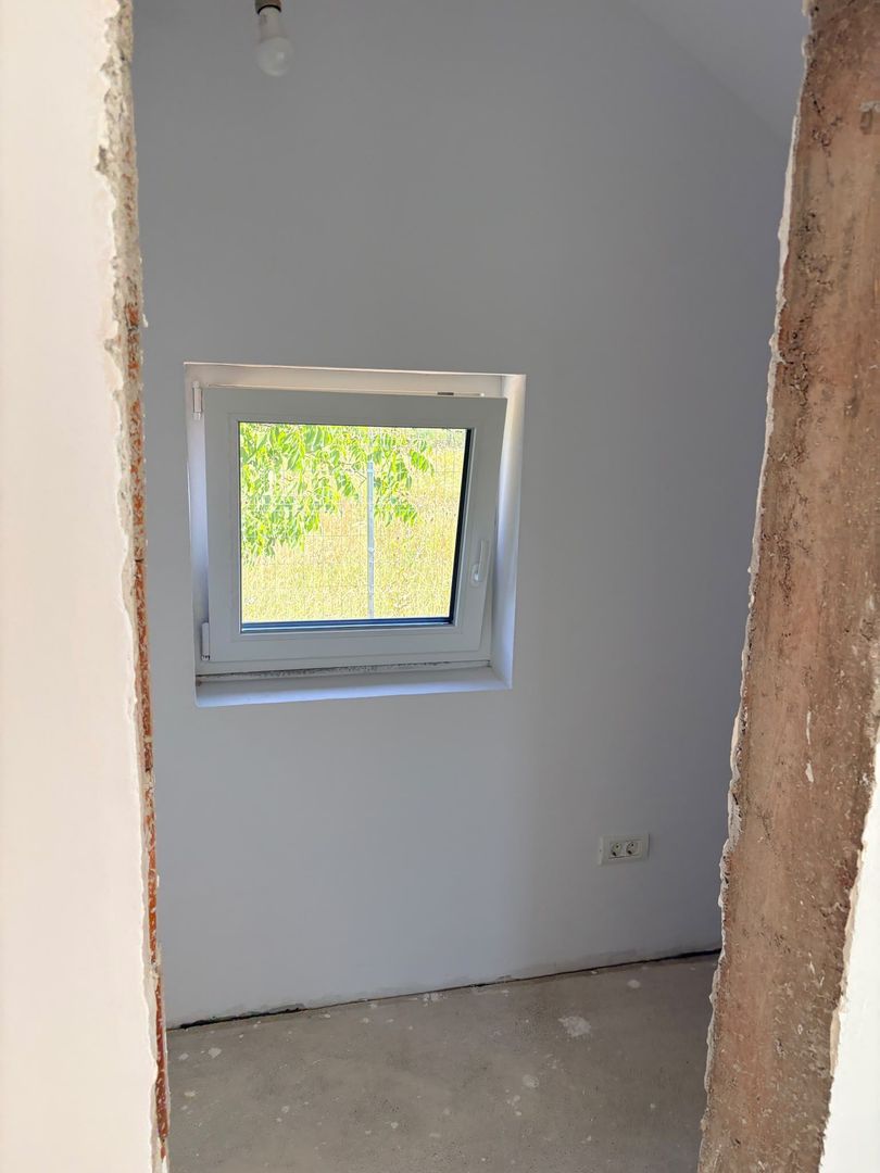 VILĂ CONTEMPORANĂ DE VÂNZARE – 450.000 €     COMISION% - Poză 13