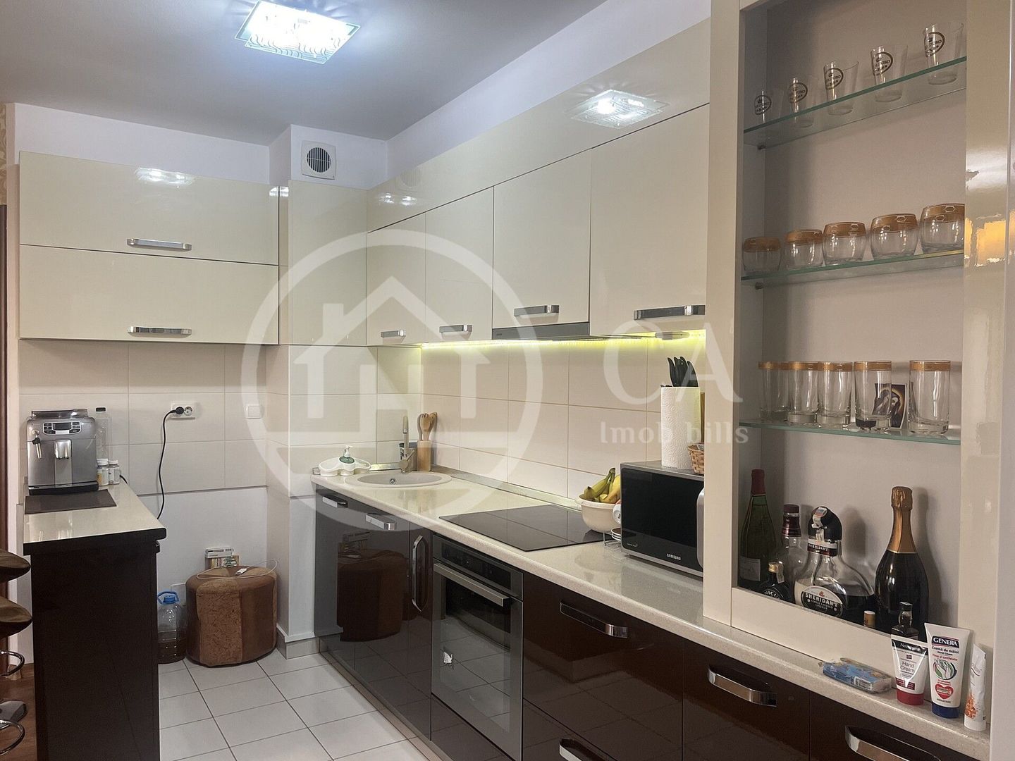 Apartament cu 3 camere de vanzare in Prima Nufarul Oradea - Poză 2