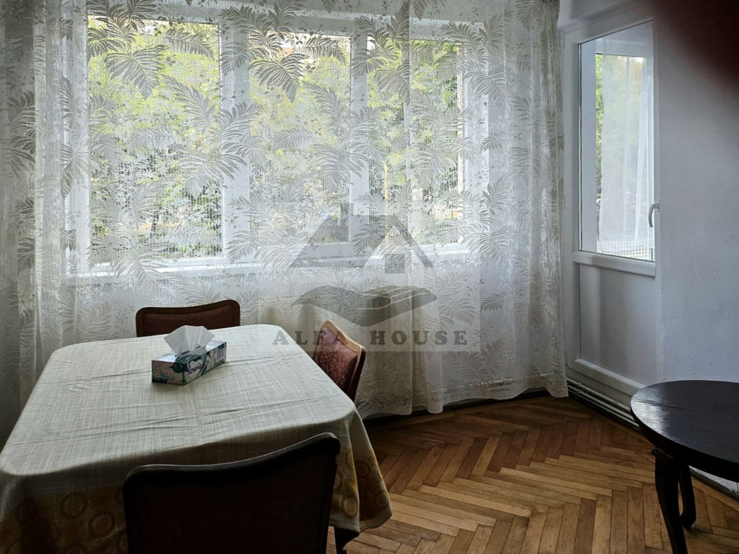 Apartament cu trei camere, zona Centrul Civic,  71 mp - Poză 6