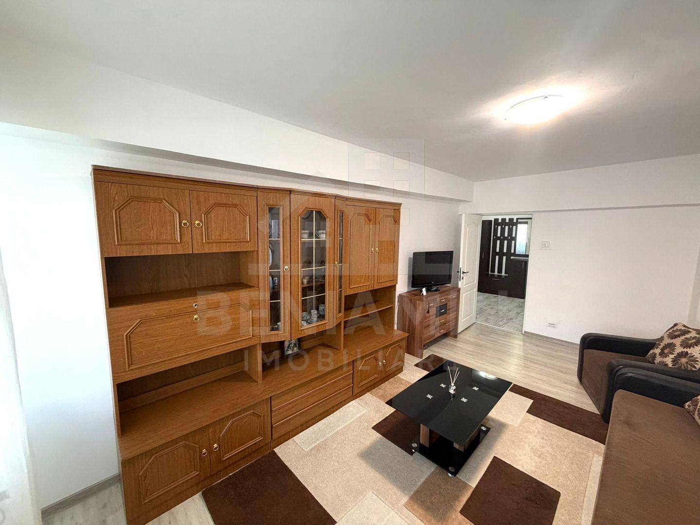 Apartament cu 2 camere decomandat Calea Bucuresti - Patria - Poză 2