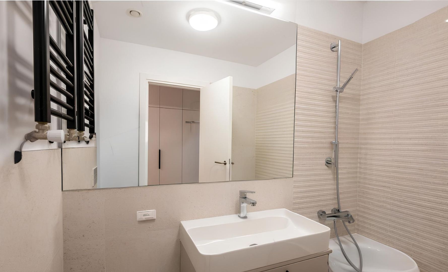 Apartament High End 3 camere Upsite I Loc de parcare si boxa - Poză 18