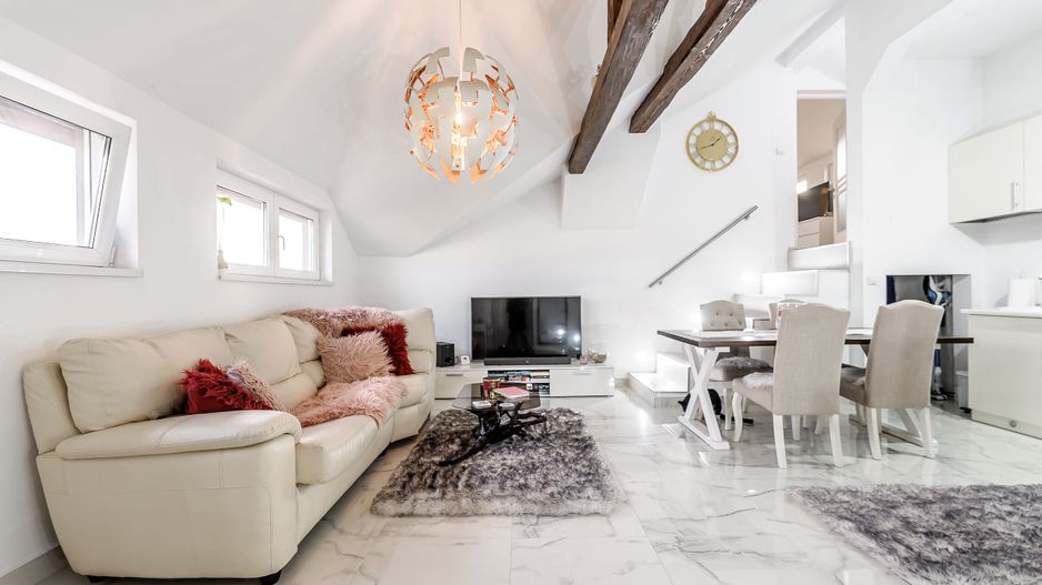 Apartament tip Samantha cu 3 camere în Bujac - Poză 2