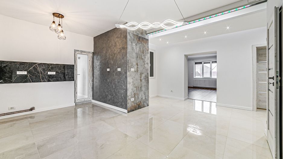 Apartament spațios în zonă centrală - Poză 4