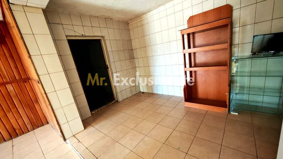 Casă cu teren generos în Dârmănești, Argeș-ideală pentru locuința sau afacere - Poză 10