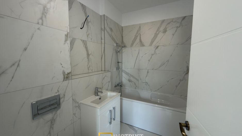 De vanzare apartament 3 camere ARED AFI - Poză 3