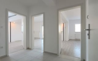 Oferim spre vanzare apartament 2 camere modern cu pereti retractabili - Poză 10