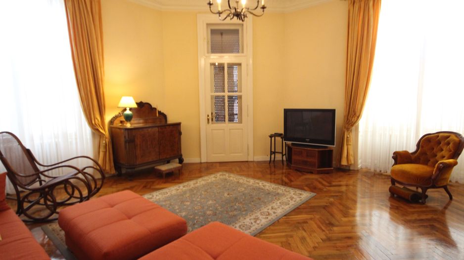 APARTAMENT DEOSEBIT IN ZONA CENTRALA - Poză 4