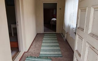 Casa curte cu teren 1600 mp Manolache - Poză 9