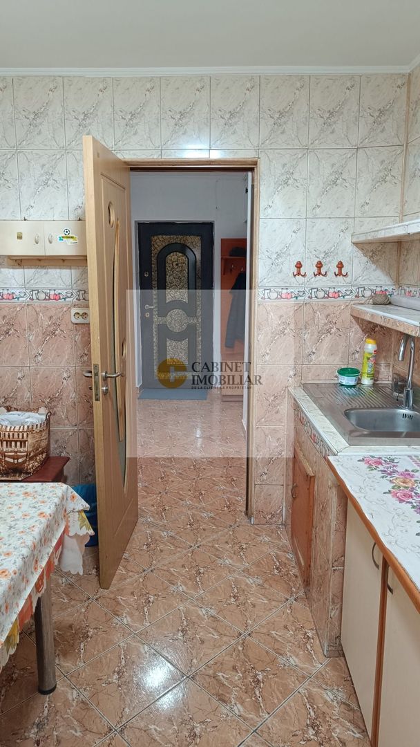 2 Camere - 56MP | Decomandat | 1981 | P/10 | M Gorjului - 2 minute - Poză 8