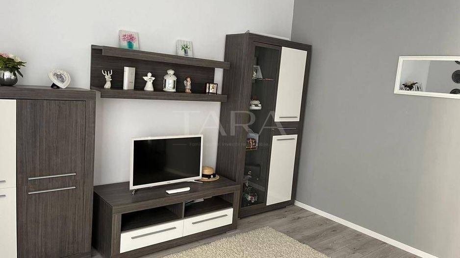 Apartament cu 2 camere, balcon și parcare inclusă, zona Florilor. - Poză 1