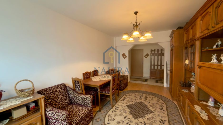 Apartament 4 camere de închiriat - Poză 2