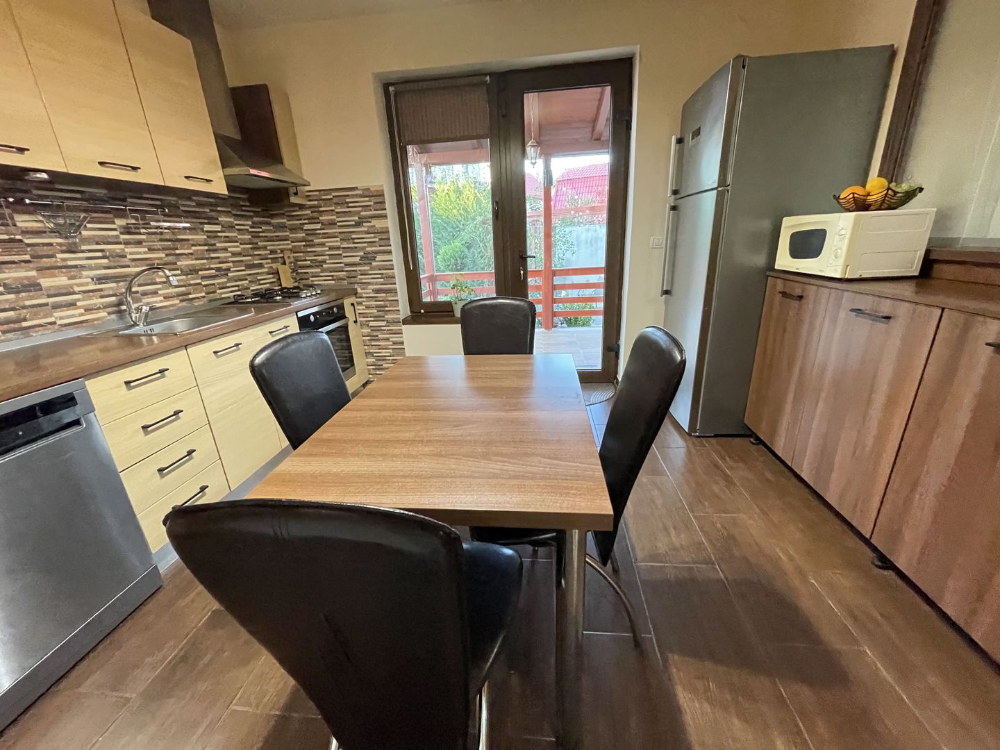 Casa moderna, frumos amenajata in zona Bogdanestilor - Poză 7