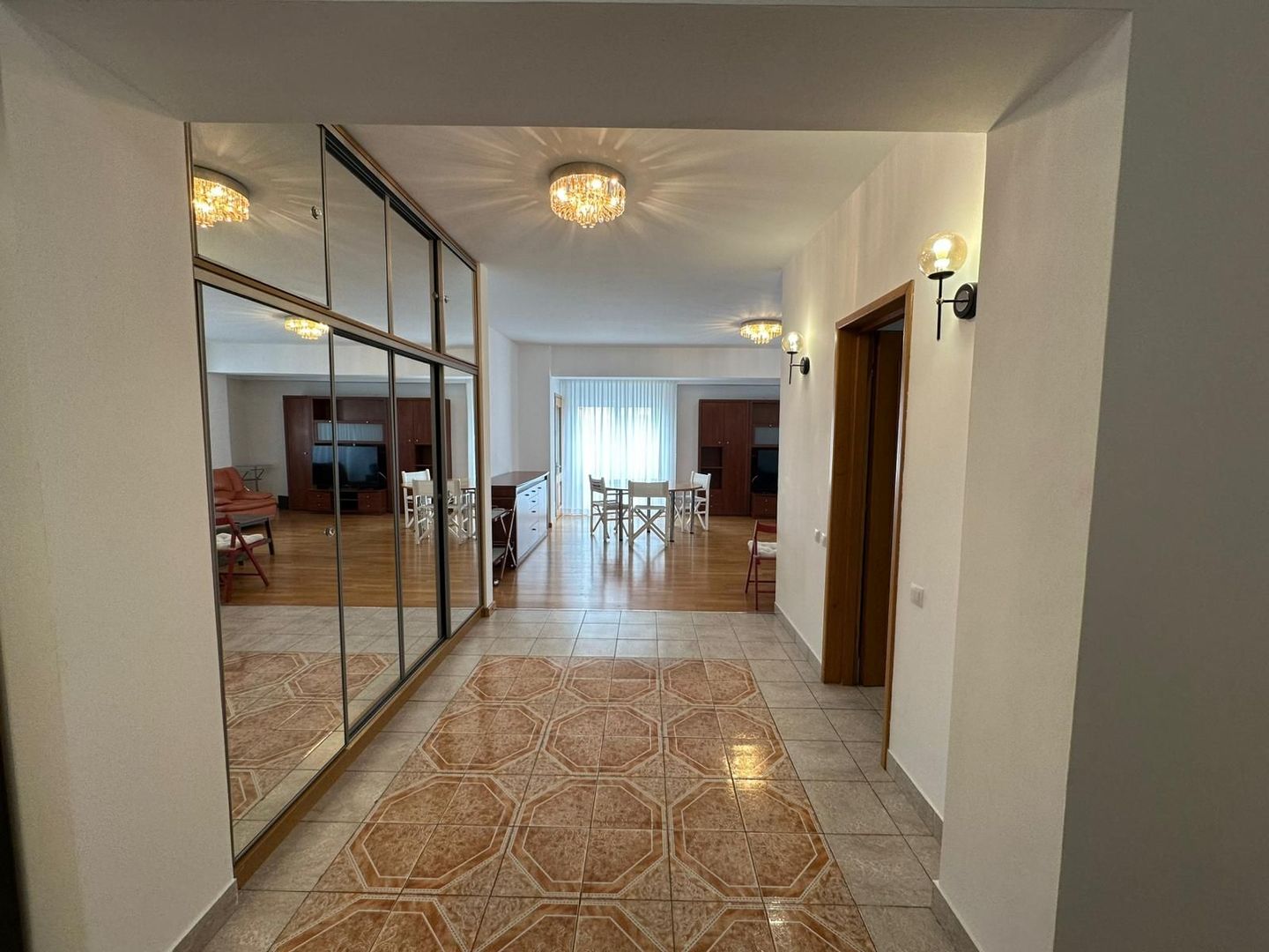 Inchiriere 2 camere, zona exclusivista Herastrau/Arcul de Triumf - Poză 6