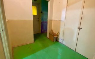 Etaj 2 Apartament 2Camere-Decomandat  Bloc din 1983 -Zona Nicolina 1! - Poză 6