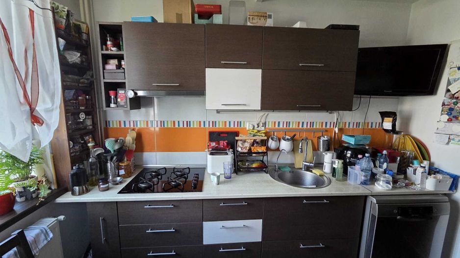 Vanzare Apartament 4 camere, 2 băi, balcon mare, centrala, boxa – Drumul Taberei - Poză 4