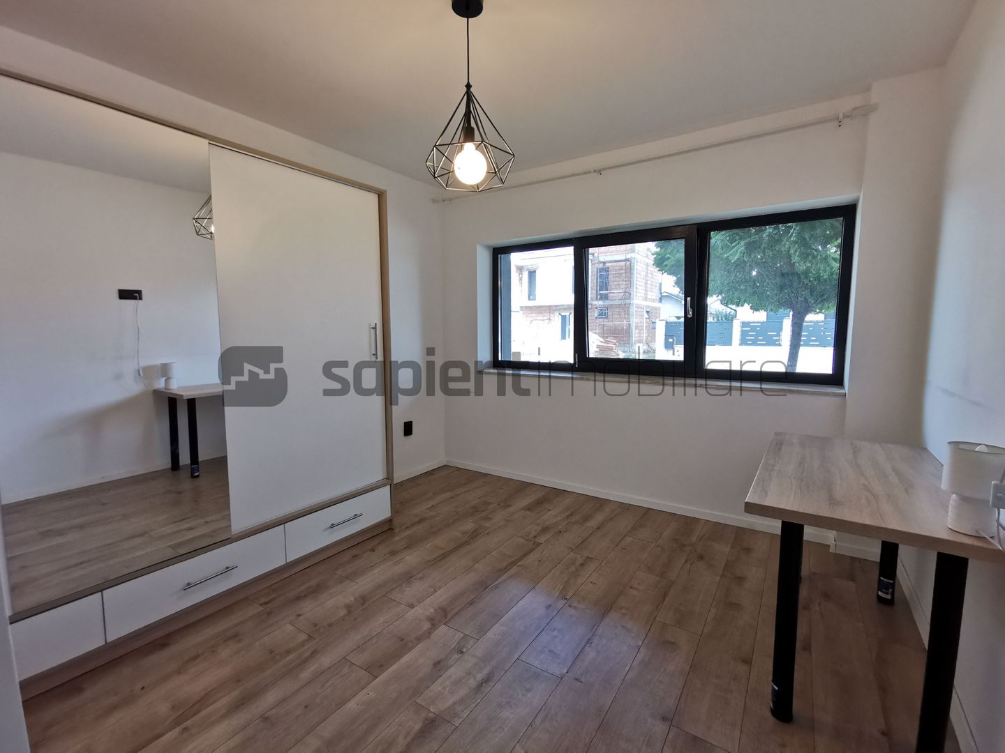 De închiriat apartament cu 3 camere, în Milano 5, Nufărul - Poză 3