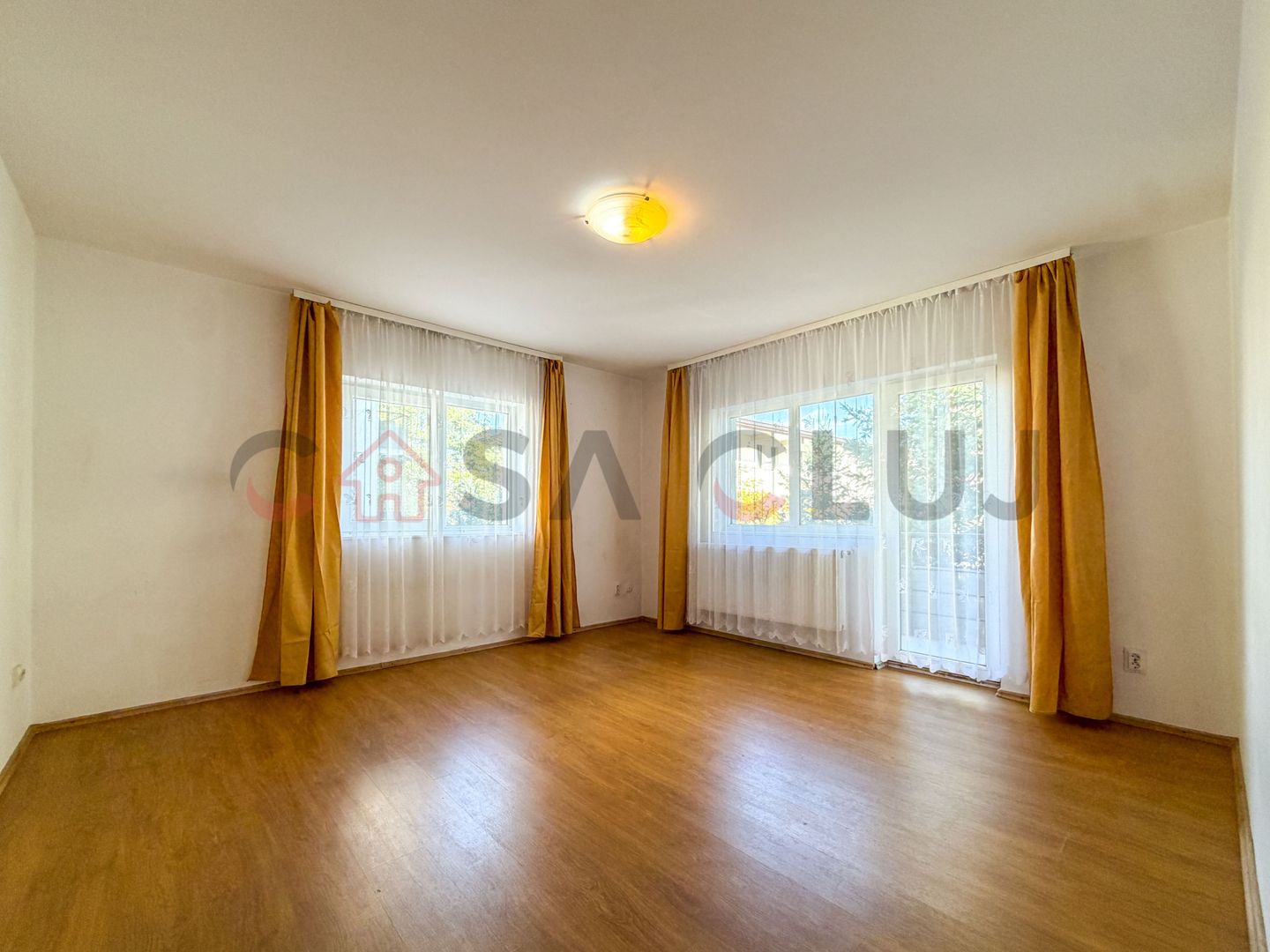 2 camere decomandate, etajul 1, parcare, Zorilor - Poză 1