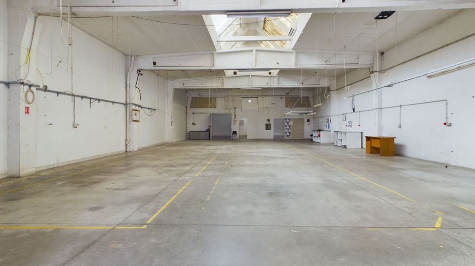 Hală suprafața de 424mp în Arad - Poză 6