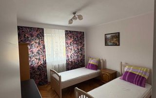 Apartament cu 3 camere de inchiriat in Centru - Poză 3