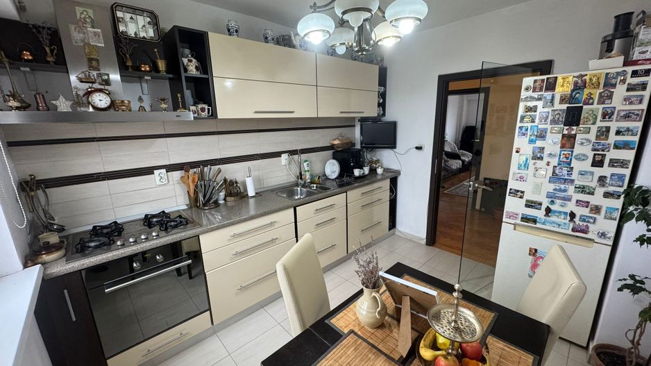 Decomandat si spatios - Poză 7