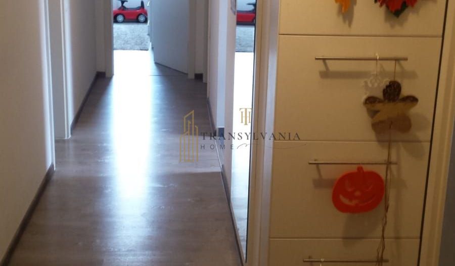 Apartament 3 camere, decomandat - Poză 8